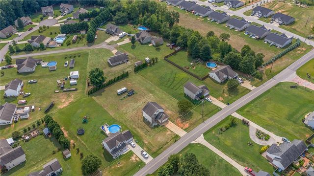 258 Gibbs Road, Wellford, SC 29385