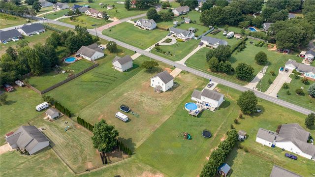 258 Gibbs Road, Wellford, SC 29385