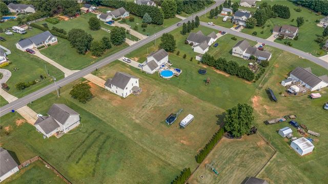 258 Gibbs Road, Wellford, SC 29385