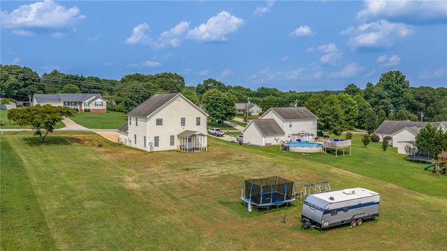 258 Gibbs Road, Wellford, SC 29385