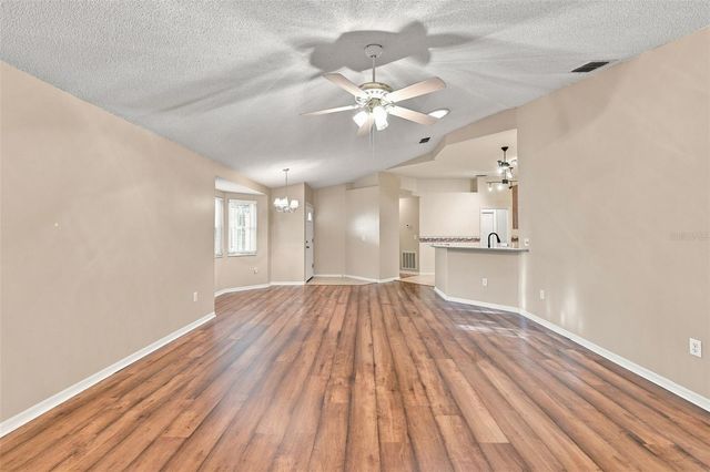 2401 NANTUCKET GLEN PLACE 11, Sun City Center, FL 33573