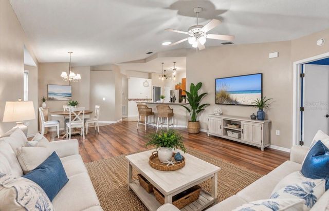 2401 NANTUCKET GLEN PLACE 11, Sun City Center, FL 33573
