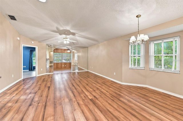 2401 NANTUCKET GLEN PLACE 11, Sun City Center, FL 33573