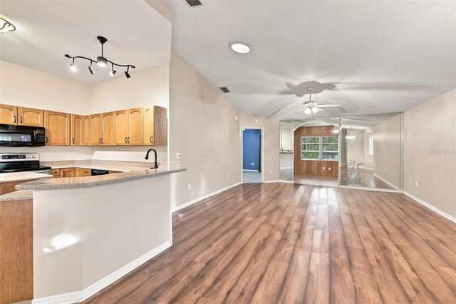 2401 NANTUCKET GLEN PLACE 11, Sun City Center, FL 33573
