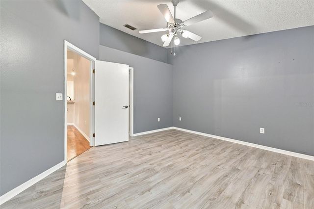 2401 NANTUCKET GLEN PLACE 11, Sun City Center, FL 33573