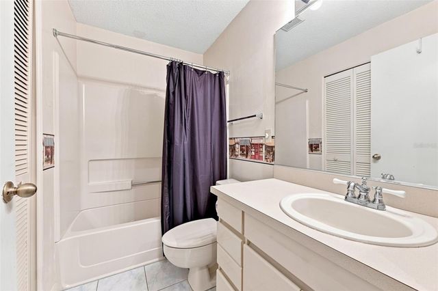 2401 NANTUCKET GLEN PLACE 11, Sun City Center, FL 33573