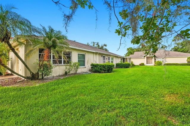 2401 NANTUCKET GLEN PLACE 11, Sun City Center, FL 33573