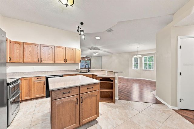 2401 NANTUCKET GLEN PLACE 11, Sun City Center, FL 33573
