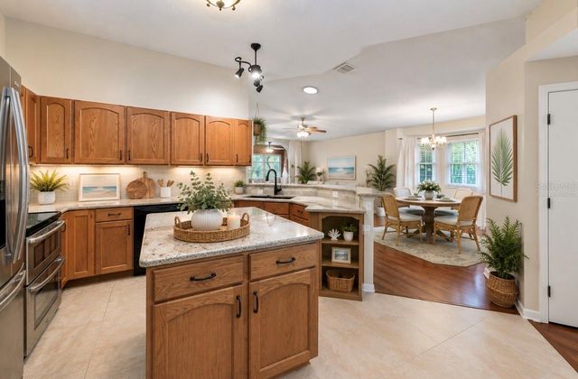 2401 NANTUCKET GLEN PLACE 11, Sun City Center, FL 33573