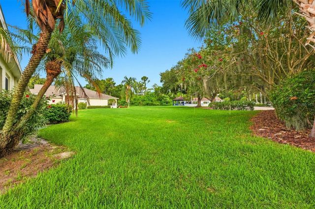 2401 NANTUCKET GLEN PLACE 11, Sun City Center, FL 33573