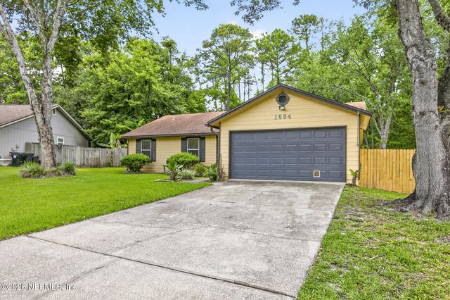 1694 SANDY HOLLOW Loop, Middleburg, FL 32068