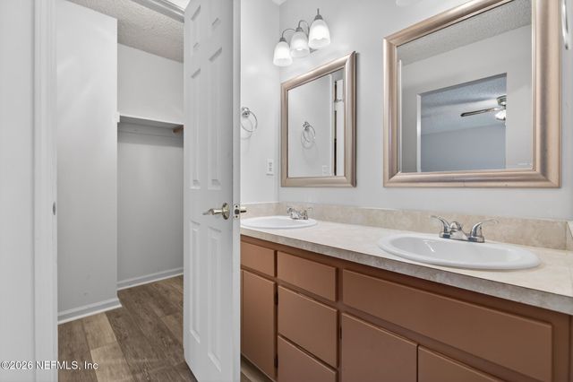 1694 SANDY HOLLOW Loop, Middleburg, FL 32068
