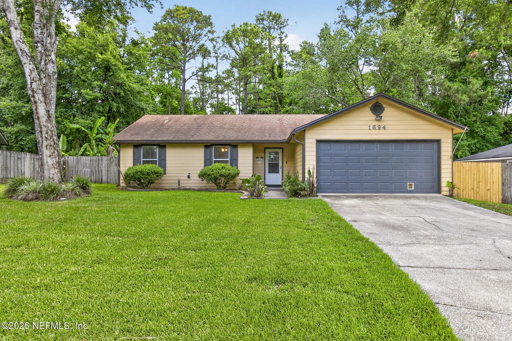 1694 SANDY HOLLOW Loop, Middleburg, FL 32068