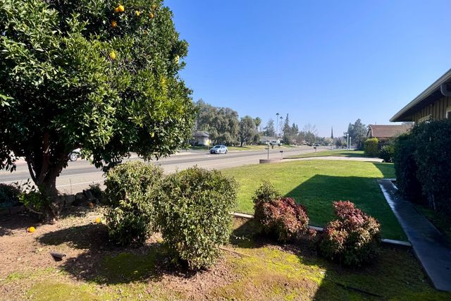 1765 W Barstow Avenue, Fresno, CA 93711