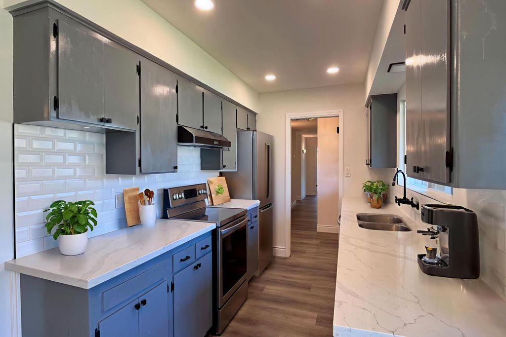 Image 3 of property listing at 1765 W Barstow Avenue, Fresno, CA 93711