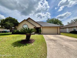 8467 CHARLESGATE Circle E, Jacksonville, FL 32244