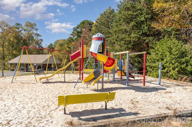 103 S Cardinal Avenue, New London, NC 28127