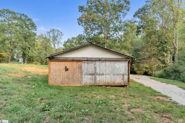 4221 N Blue Ridge Drive, Greer, SC 29651