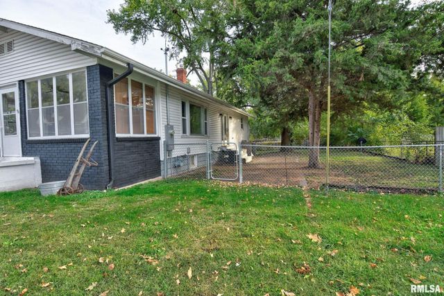 402 E ADAMS Street, Taylorville, IL 62568