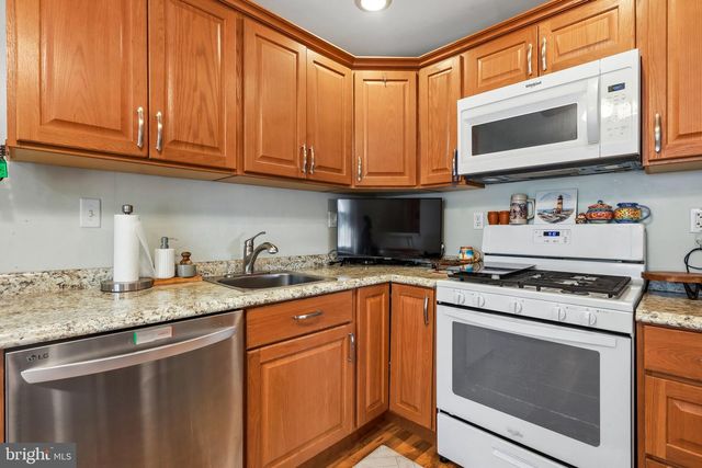41 EDISON RD, Cherry Hill, NJ 08034