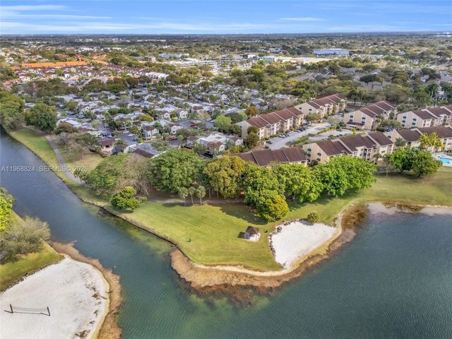 10425 SW 153rd Ct 8, Miami, FL 33196