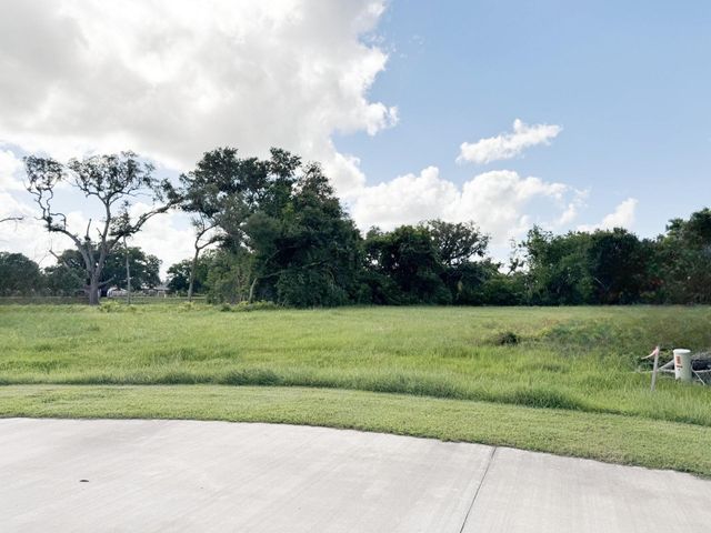 1044 Winchester Trail, Angleton, TX 77515