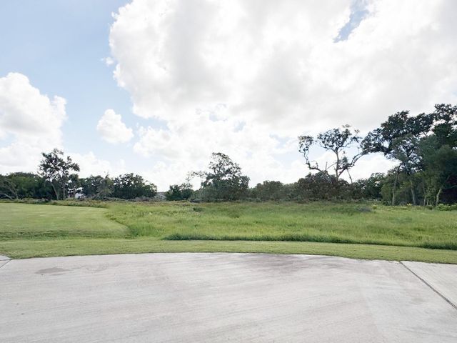 1044 Winchester Trail, Angleton, TX 77515