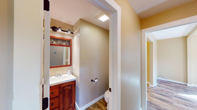 705 Glenview Drive, Albert Lea, MN 56007