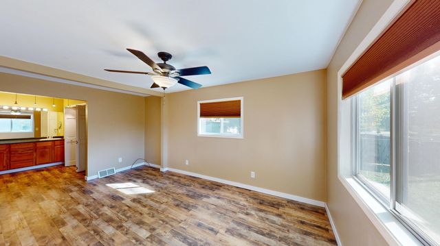 705 Glenview Drive, Albert Lea, MN 56007