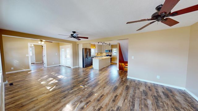 705 Glenview Drive, Albert Lea, MN 56007