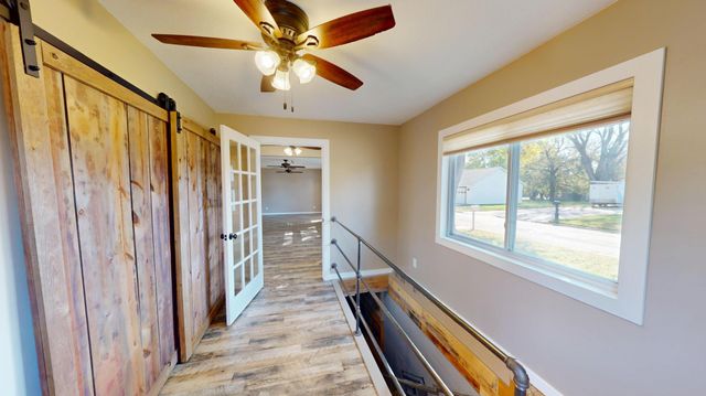 705 Glenview Drive, Albert Lea, MN 56007