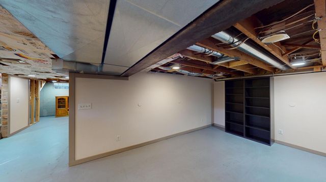 705 Glenview Drive, Albert Lea, MN 56007