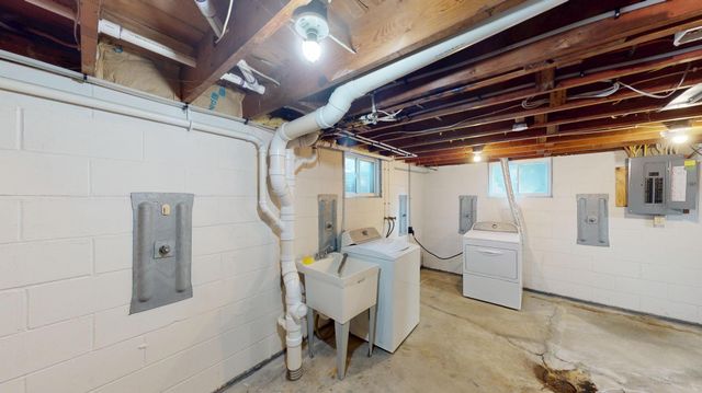 705 Glenview Drive, Albert Lea, MN 56007