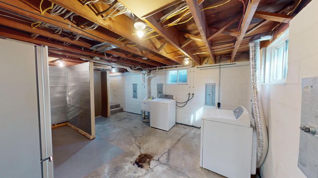 705 Glenview Drive, Albert Lea, MN 56007