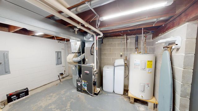 705 Glenview Drive, Albert Lea, MN 56007