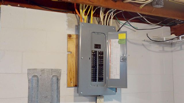 705 Glenview Drive, Albert Lea, MN 56007