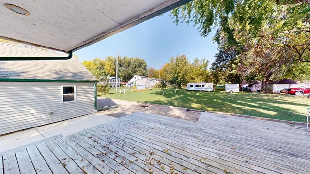 705 Glenview Drive, Albert Lea, MN 56007