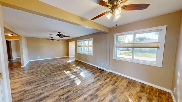 705 Glenview Drive, Albert Lea, MN 56007