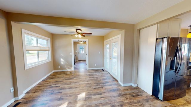 705 Glenview Drive, Albert Lea, MN 56007