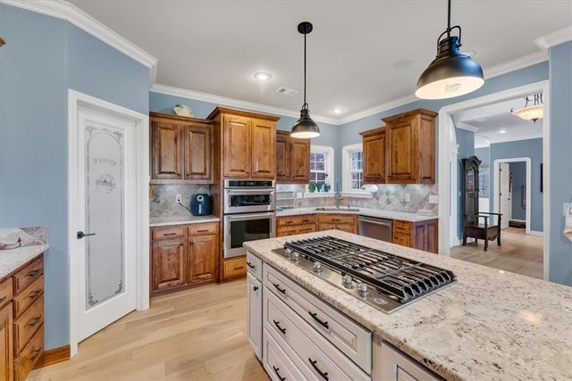 1402 NE Fairwinds Drive, Bentonville, AR 72712