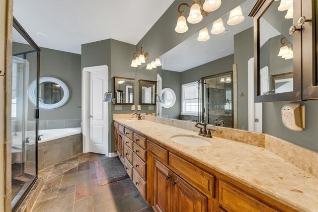 1402 NE Fairwinds Drive, Bentonville, AR 72712