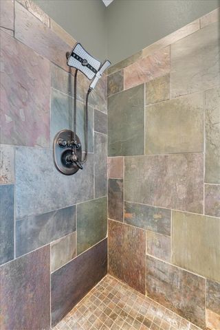 1402 NE Fairwinds Drive, Bentonville, AR 72712