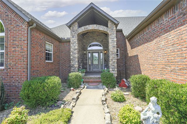 1402 NE Fairwinds Drive, Bentonville, AR 72712