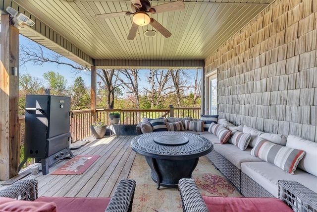 1402 NE Fairwinds Drive, Bentonville, AR 72712