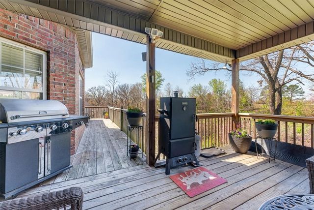 1402 NE Fairwinds Drive, Bentonville, AR 72712