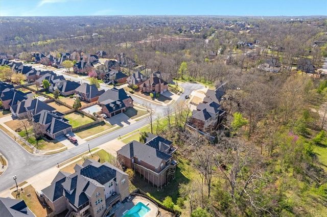 1402 NE Fairwinds Drive, Bentonville, AR 72712