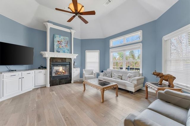 1402 NE Fairwinds Drive, Bentonville, AR 72712