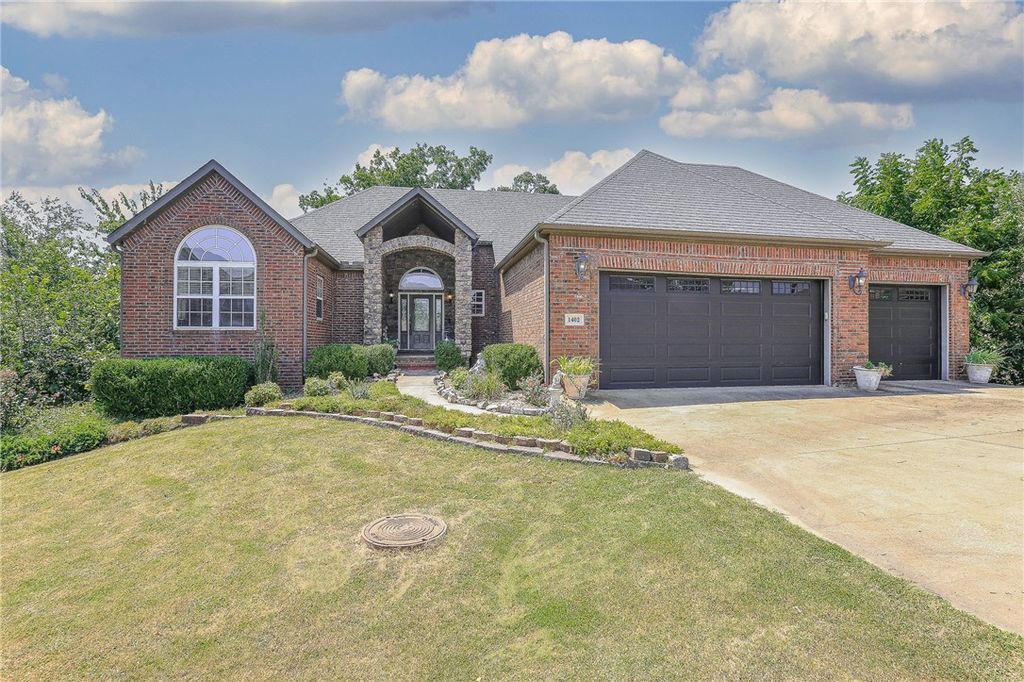 1402 NE Fairwinds Drive, Bentonville, AR 72712