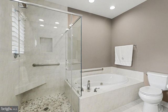 12 CRAIN CIR, Lemoyne, PA 17043