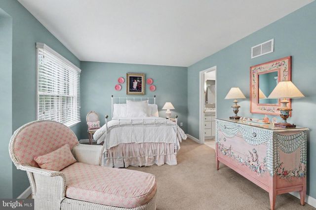 12 CRAIN CIR, Lemoyne, PA 17043